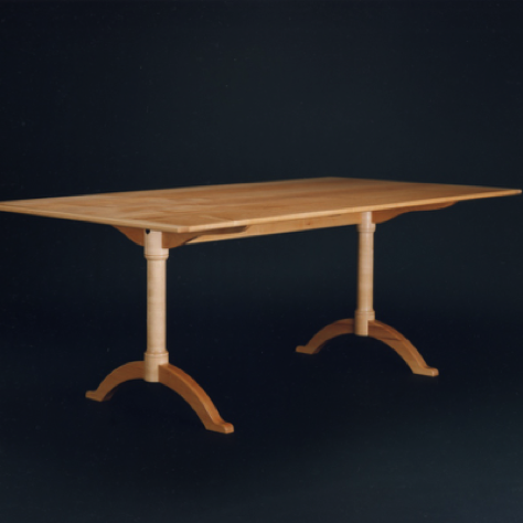A large Shaker dIning room table A large Shaker dIning room table